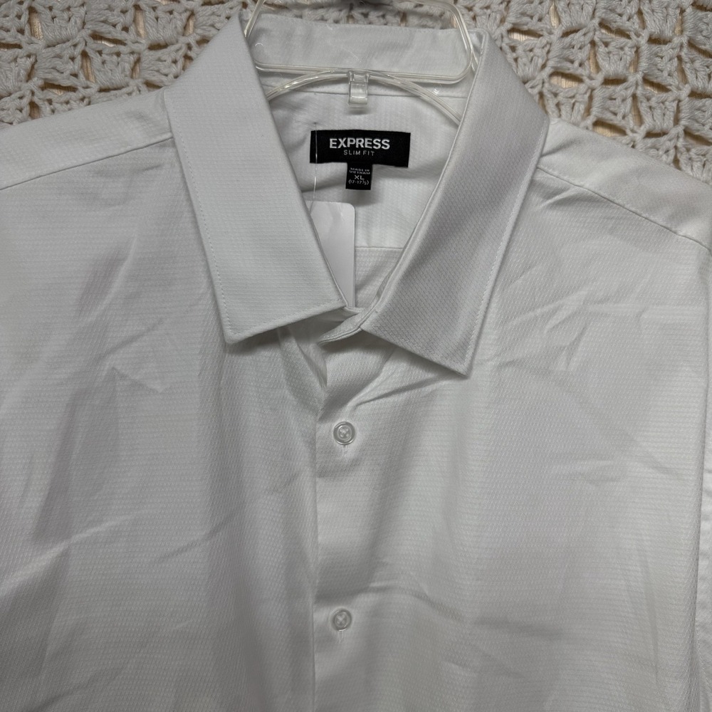 Express Slim Shirt Mens XL 17-17.5 White Geometric Button Up Collar Long Sleeve